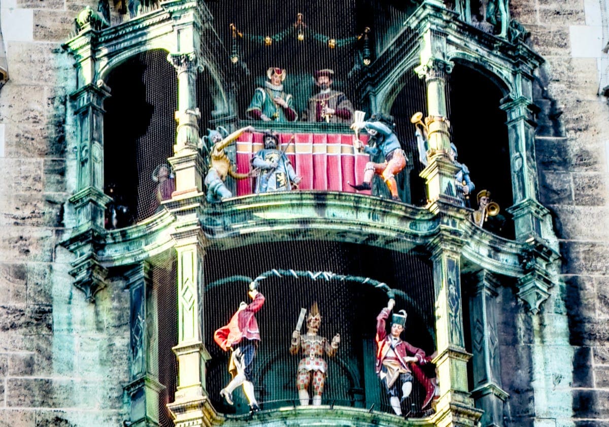 The Wisdom We Didn’t Earn: AI, Experience, and the Knowledge That Only Hurts to Get