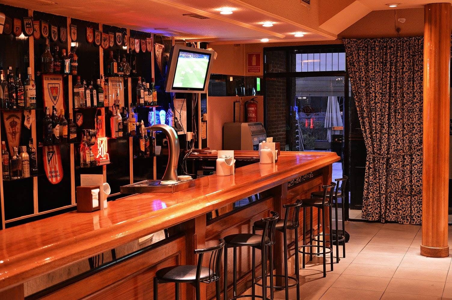 When AI Knows the Neighborhood but Knocks on the Wrong Door