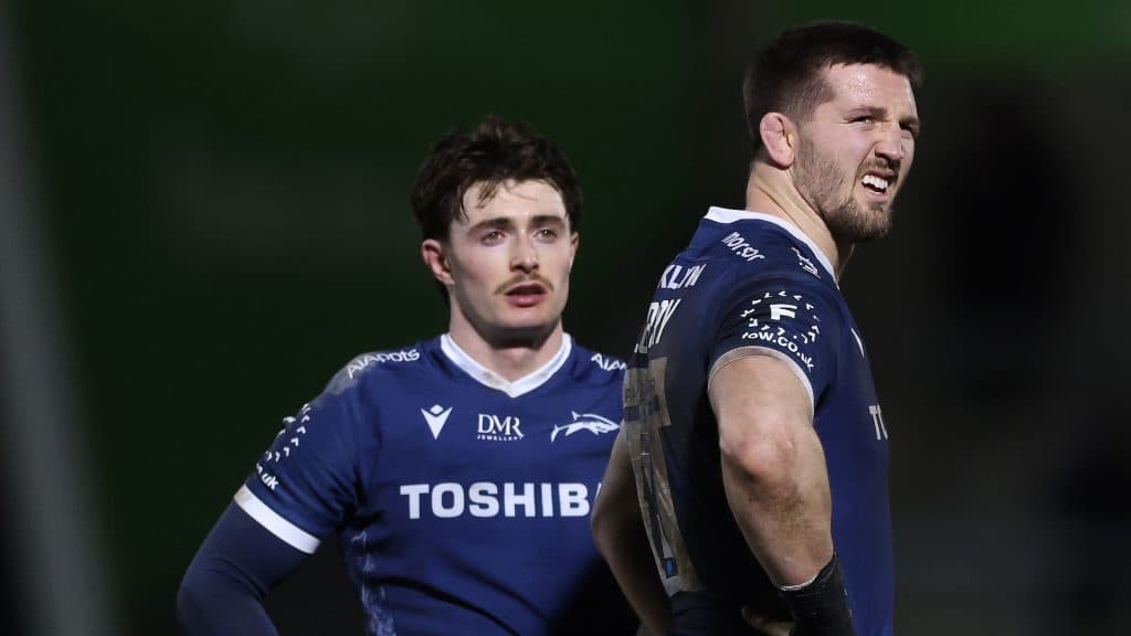 Sale Sharks beat Saracens to land Raffi Quirke replacement