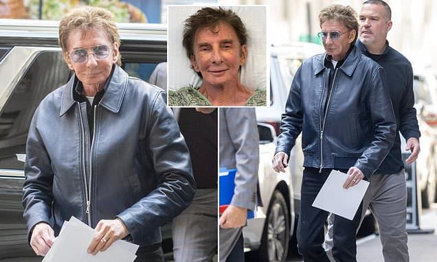 Barry Manilow, 82, seen for first time since 'losing his voice' amid lung cancer battle