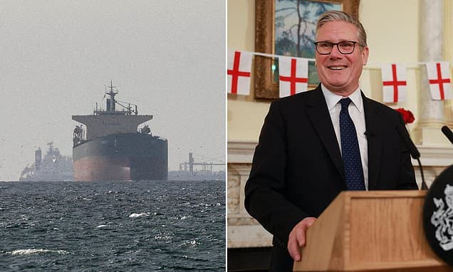 ANDREW NEIL: The economic maelstrom coming our way is gathering pace. But our useless ministers are just sticking their fingers in their ears and shutting their eyes tight