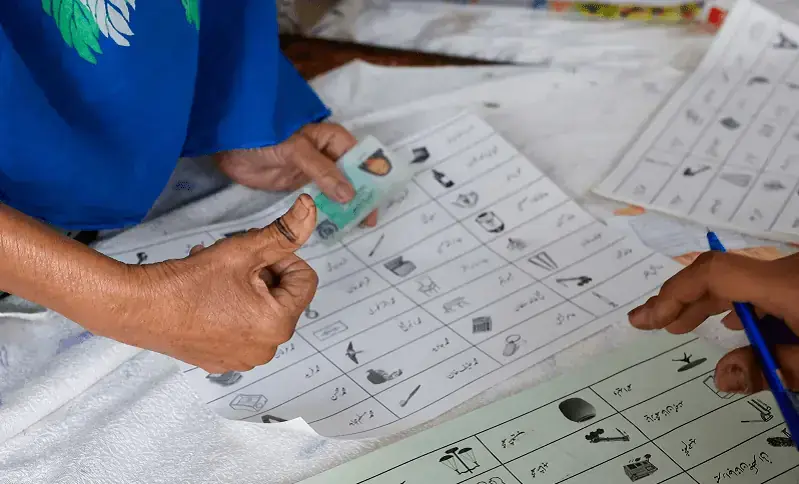 No woman in race as 666 file papers for GB polls