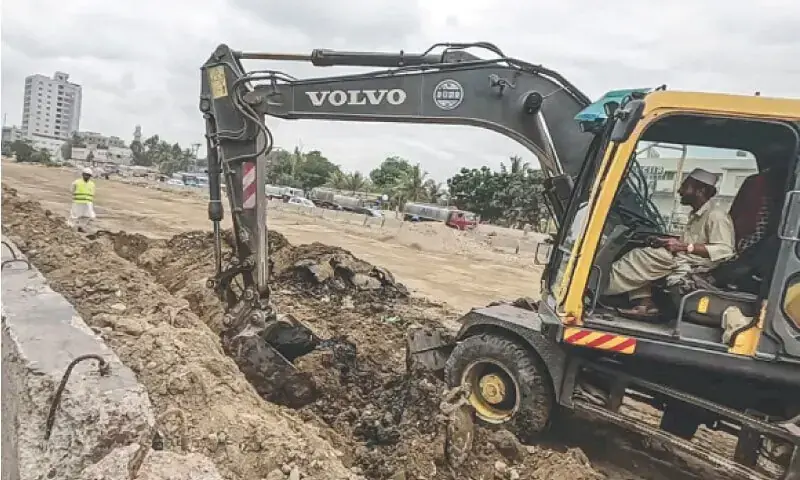 Sindh govt cancels BRT Red Line construction contract, to re-award it on emergency basis: Sharjeel Memon