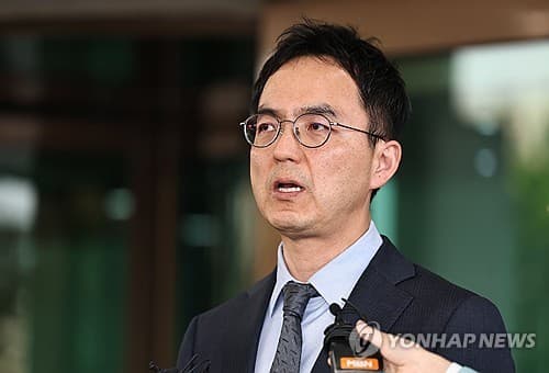 Acting top prosecutor says probe into development scandal should not influence trials