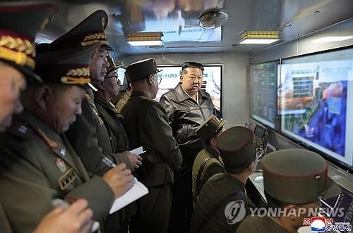 (2nd LD) N. Korea tests cluster bombs in latest ballistic missile launch