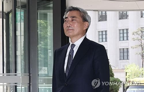 (LEAD) New BOK chief calls for 'cautious, flexible' monetary policy amid Middle East crisis