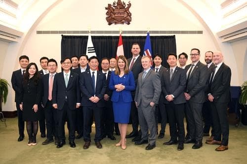Hanwha Group signs MOU with Canada's Alberta province to expand energy, defense cooperation