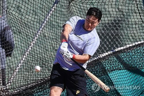 (LEAD) Ex-MLB player Choi Ji-man signs with S. Korean minor league club