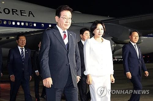 (LEAD) Lee returns from trip to India, Vietnam focused on economic ties, supply chain cooperation