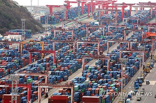 S. Korea's exports jump 49.4 pct in first 20 days of April