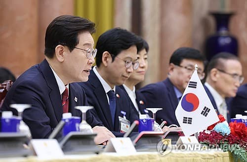 Lee set to meet Vietnamese PM, attend biz forum