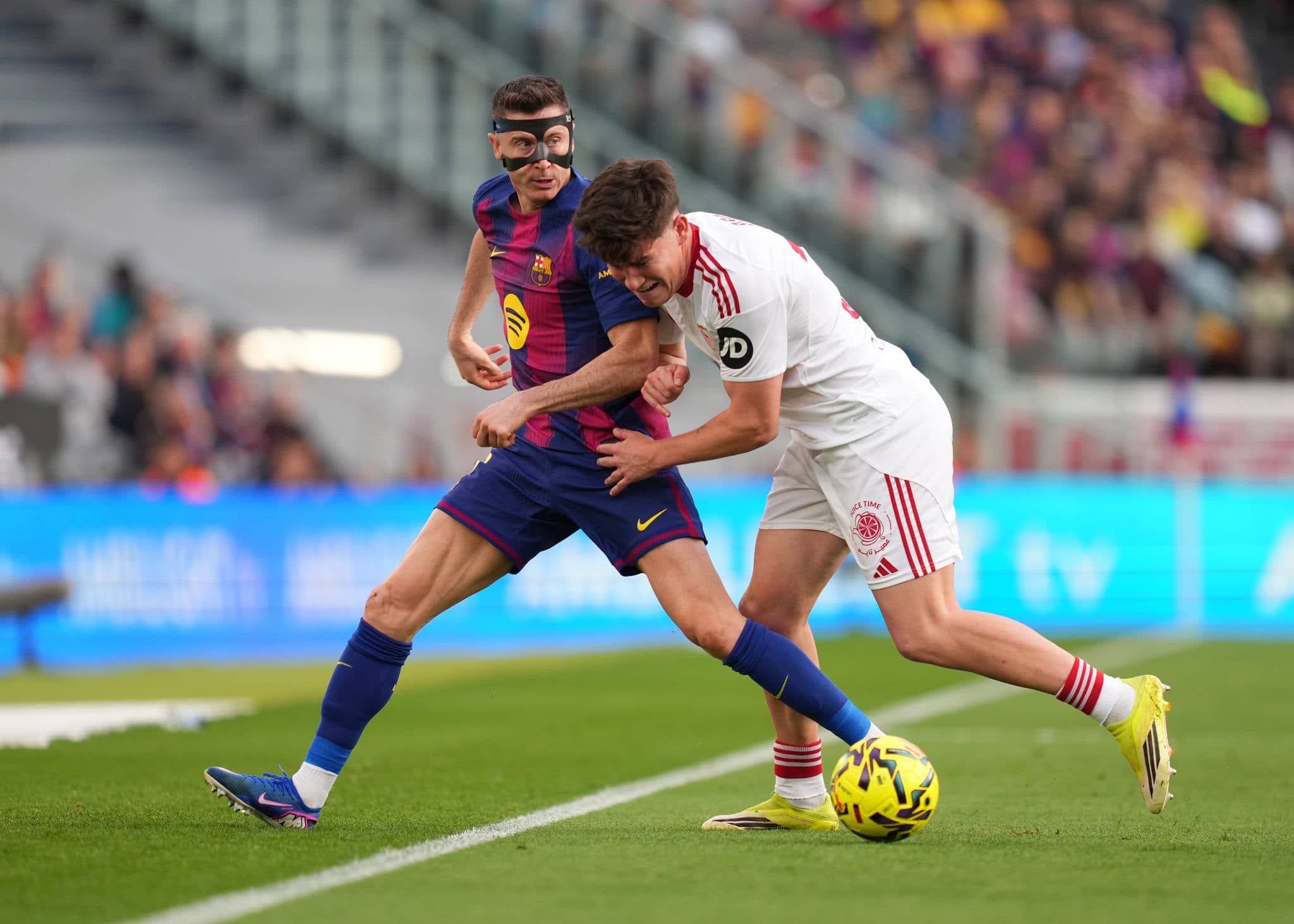 Liverpool urged to sign out-of-contract Barcelona superstar by Premier League icon