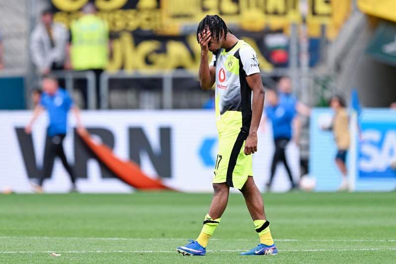 Dortmund lose and leave door open for Bayern to claim league title