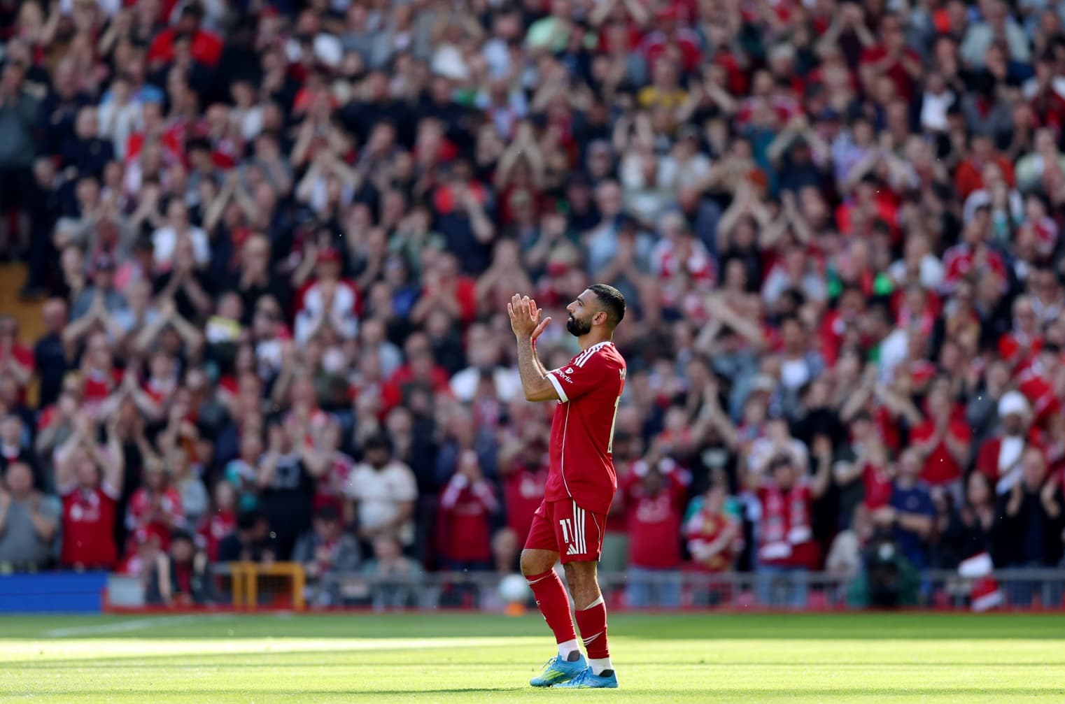(Video) What Salah did as he left the Anfield pitch was a heartbreaking sight for Liverpool fans