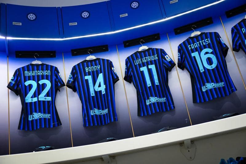 The official line ups for Inter vs. Cagliari