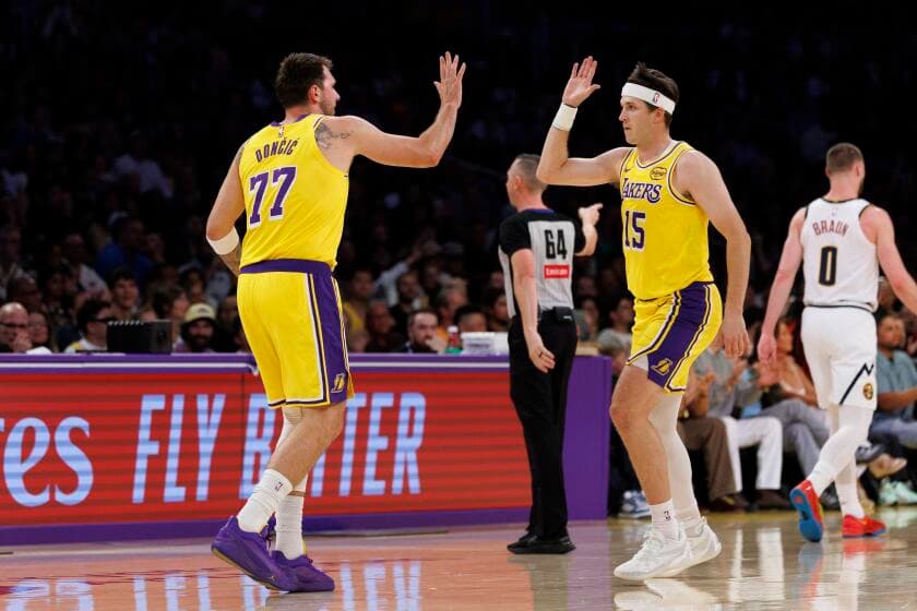 Lakers 'elevate' work for playoffs with Luka Doncic, Austin Reaves injured