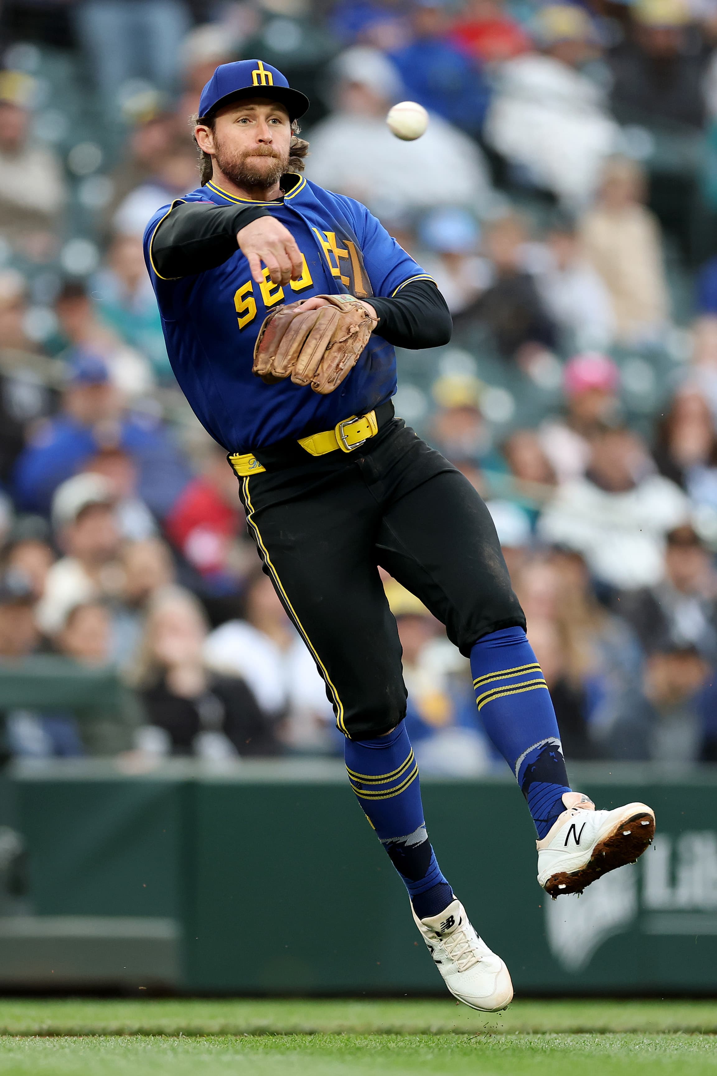 Mariners place Brendan Donovan on 10-day IL, select INF Will Wilson