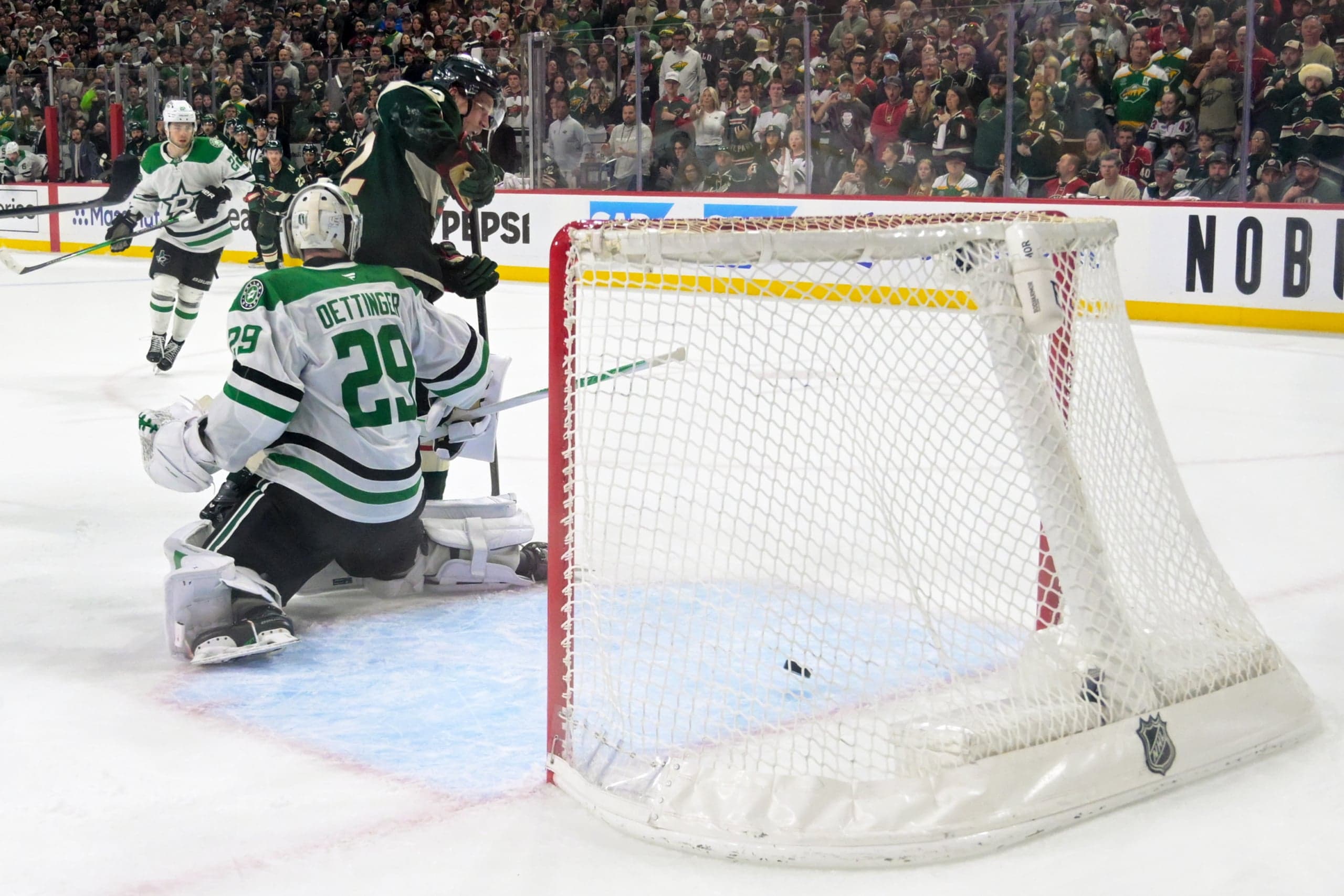 Stars Blow Chance to Take Commanding Lead, Fall to Wild in OT in Game 4