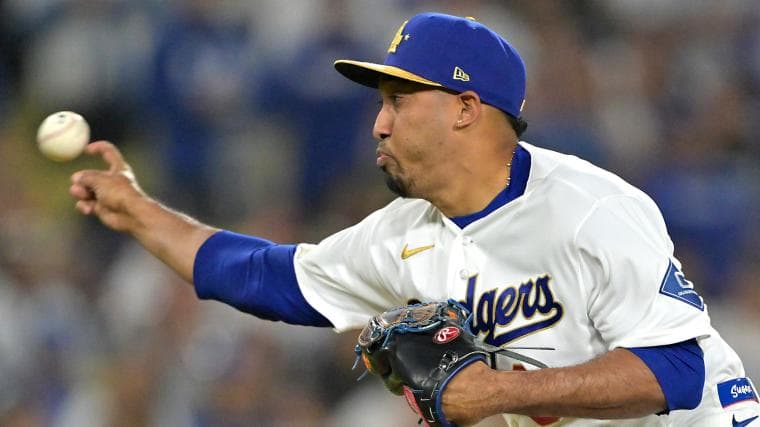 Dodgers manager Dave Roberts sounds alarm on closer Edwin Diaz following Rockies blunder