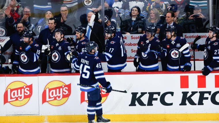 Jets sign 27-year old forward to $2.9 million contract