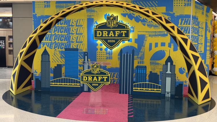 2026 NFL Draft Green Room tracker live updates on best available including Arvell Reese & Jeremiyah Love