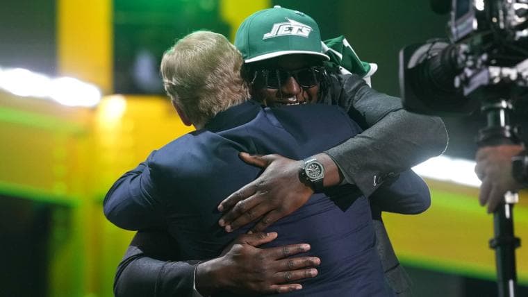 How David Bailey picked the wrong New York rival to call out on night one