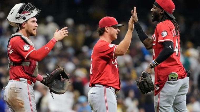 Reds separating from MLB clubs in close games