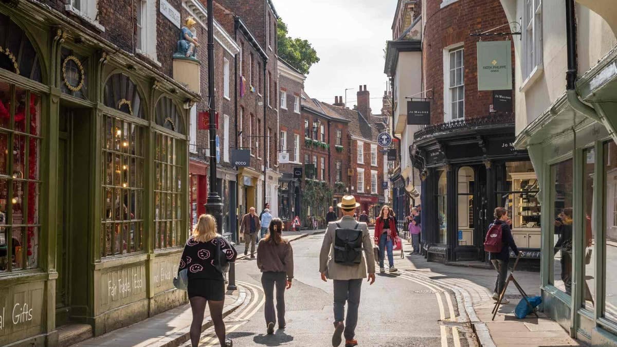 153-year-old royal family-favored footwear chain closing stores