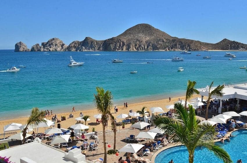 MND Local: Celebrations in La Paz and chaos and extraordinary generosity in Los Cabos