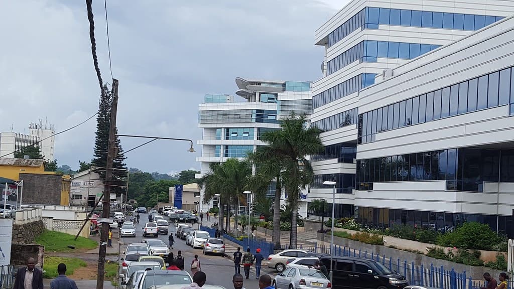 Economic policy clash worsens living costs