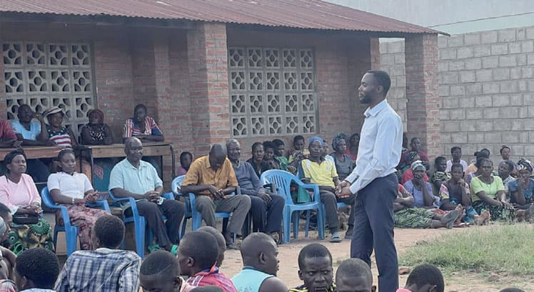 Flood camps close as schools open