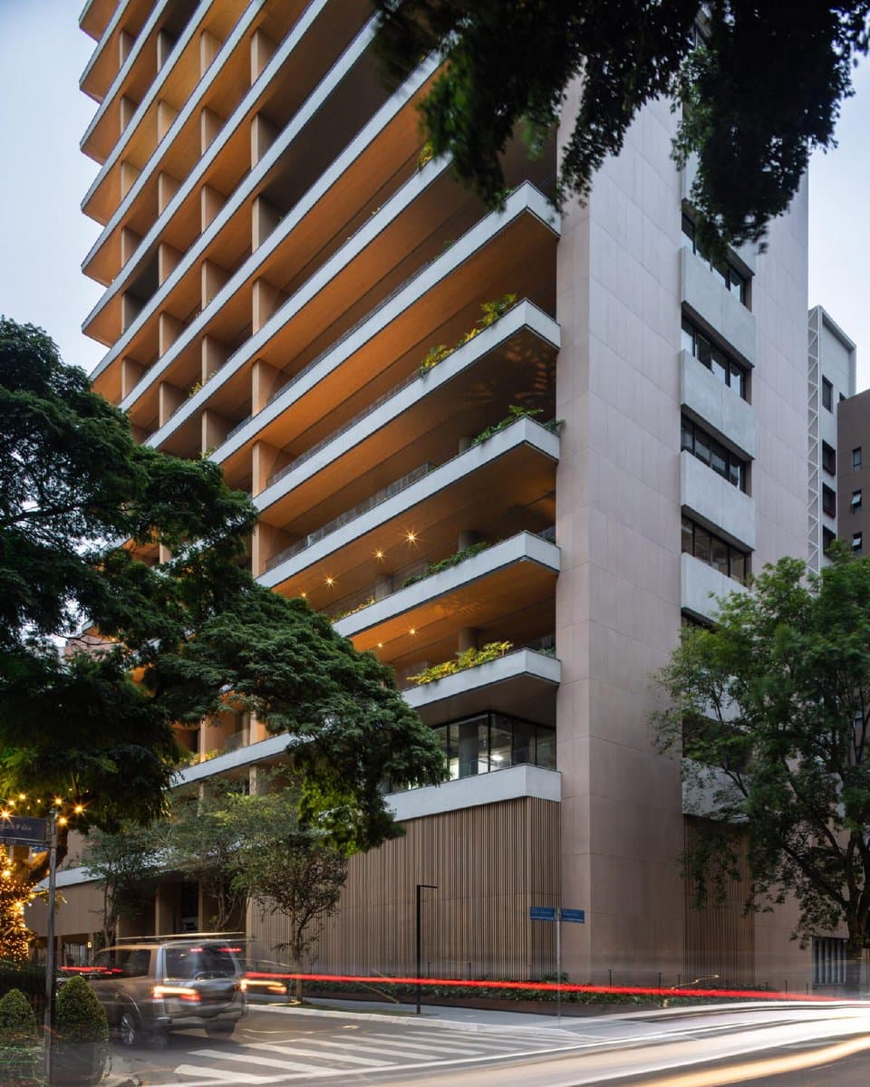 Königsberger Vannucchi clads São Paulo skyscraper with porcelain and wood: pic.