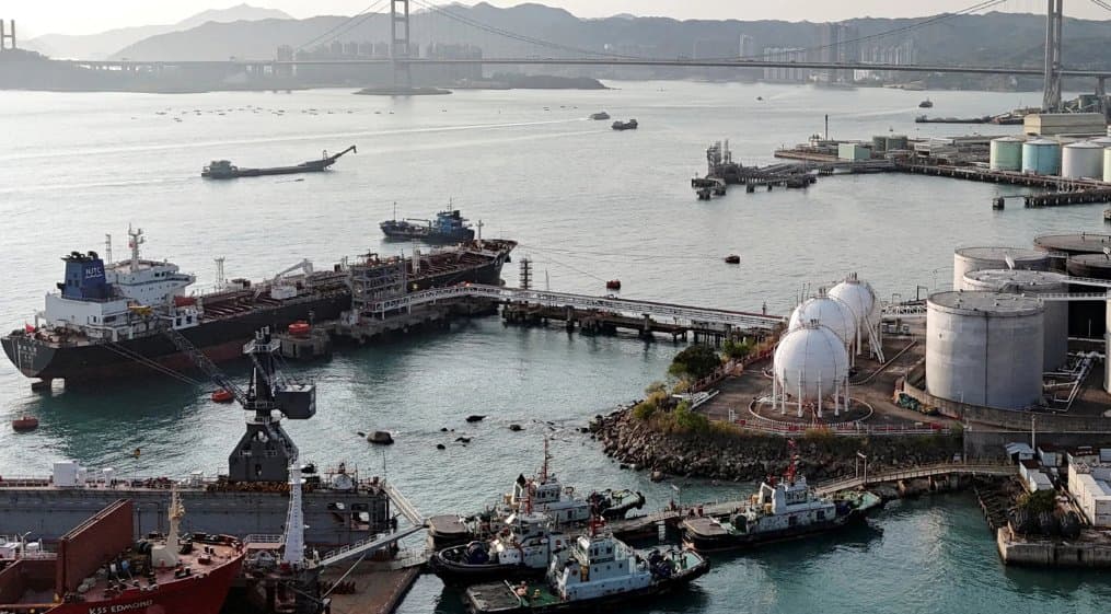 The US has sanctioned Hengli Petrochemical (Dalian), China’s second-largest “teapot” or independent oil refinery, for purchasing hundreds of millions of dollars’ worth of Iranian oil pic.