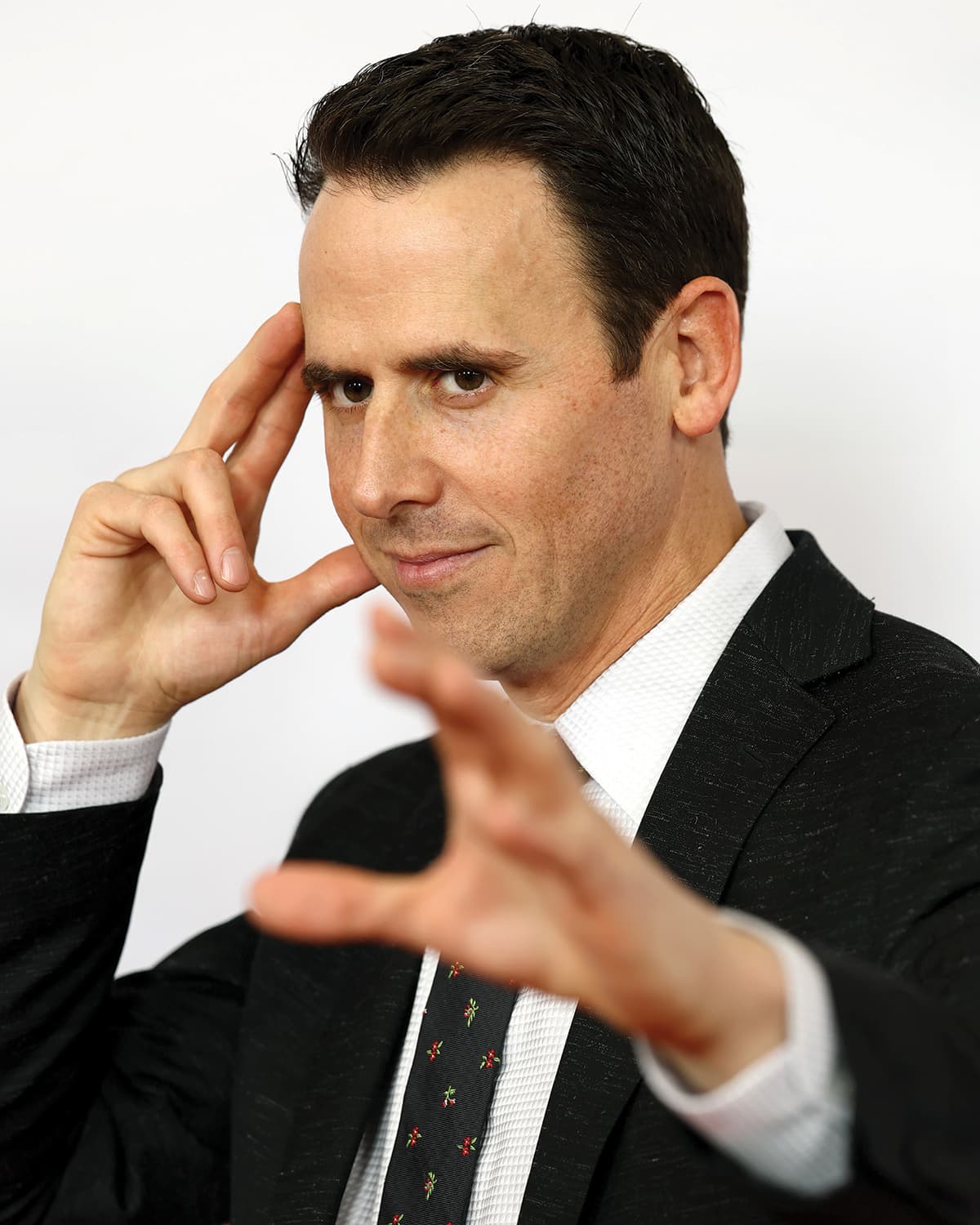 Mentalist Oz Pearlman Sets Netflix Special — and Dishes on Skeptics, Missteps and Reading Trump’s Mind (EXCLUSIVE)