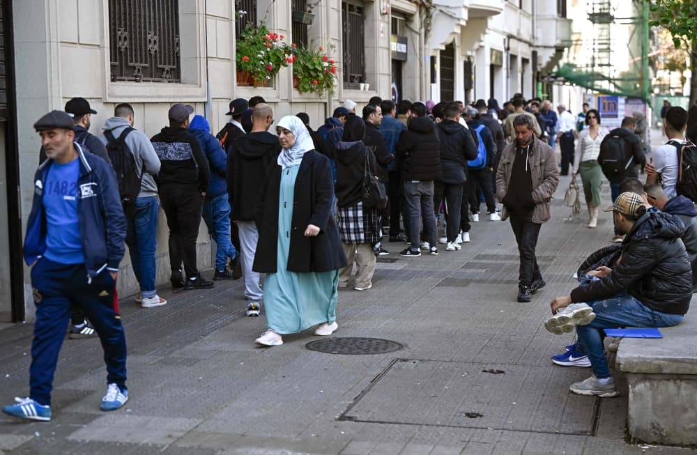 From bus passes to records: Spain to expand proof of residency for undocumented migrants