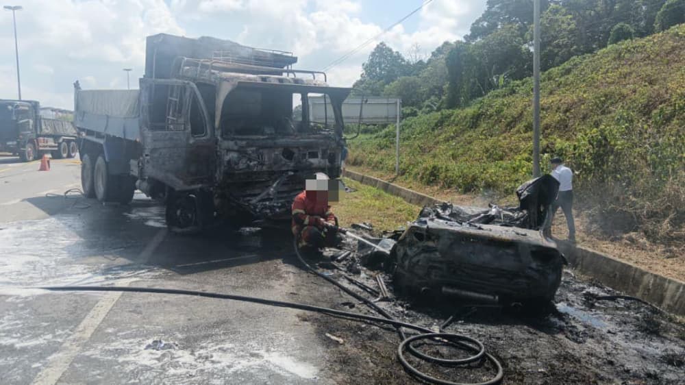 Sudden lane change suspected in fatal Miri crash involving sports coupe and lorry