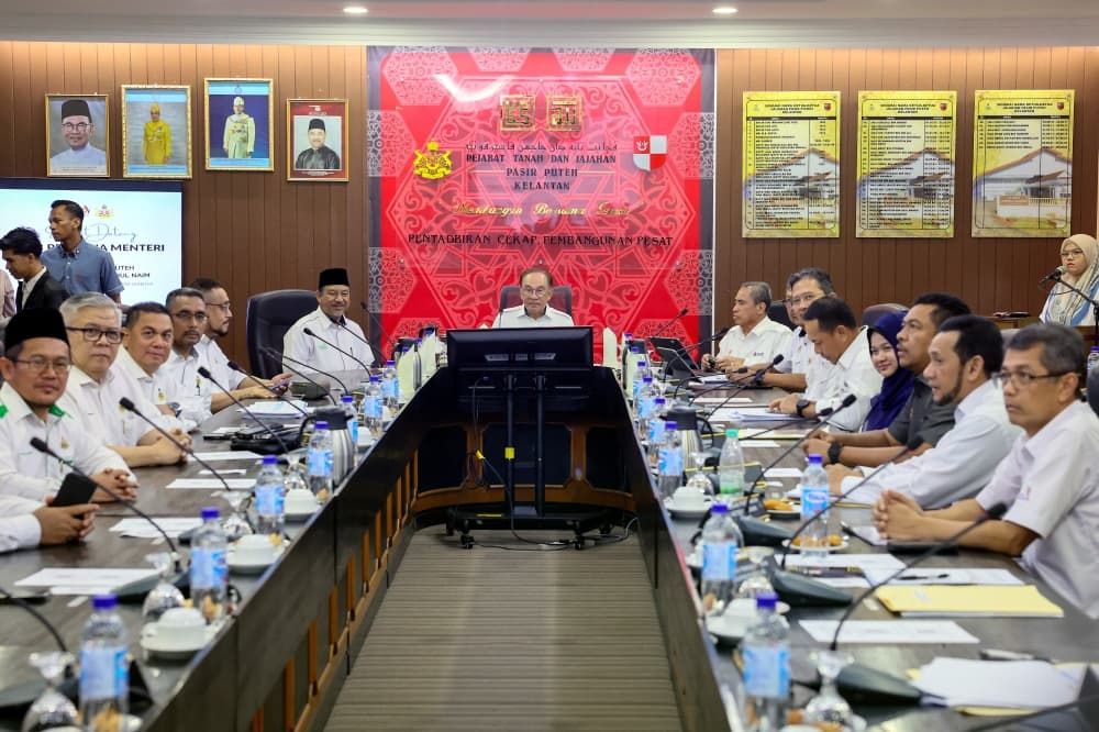 PM Anwar says Petronas negotiating with Russia for oil is an option, domestic needs a priority over supplying other nations