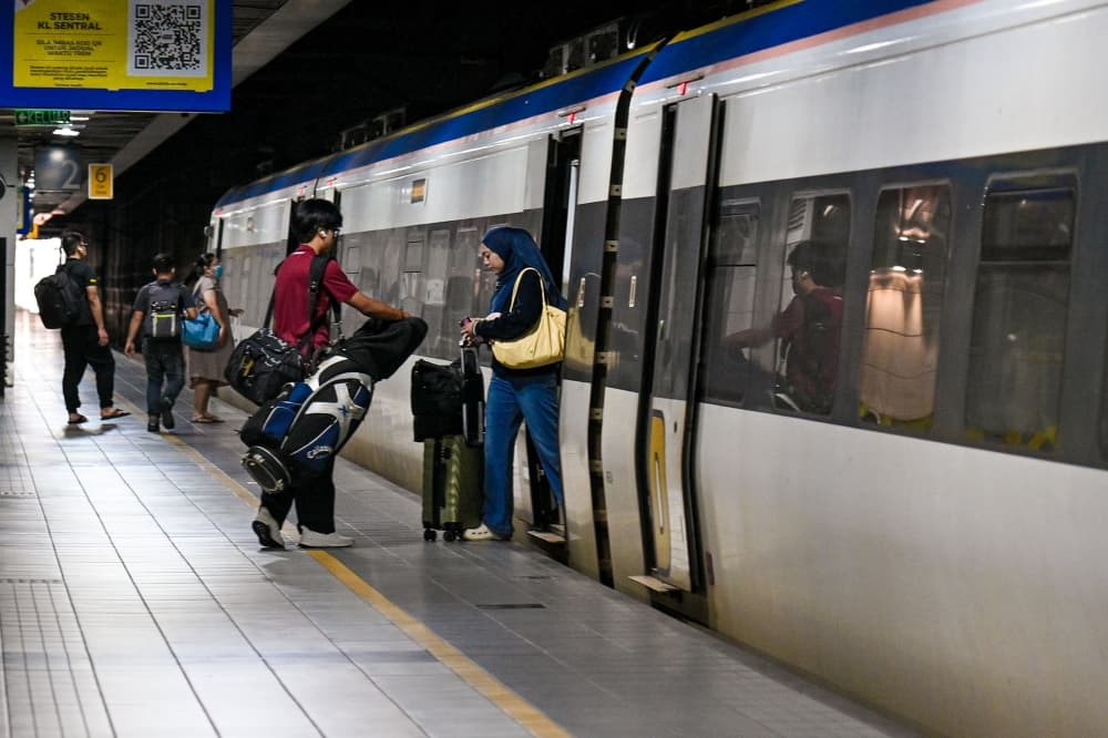 Bad WiFi on trains? Govt tells telcos to fix internet on KL-Segamat train within one month