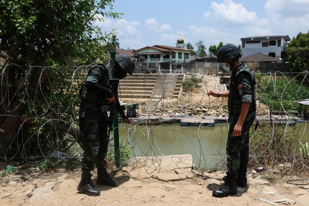 RM100 side hustle gone wrong: Kelantan police nab teen using brother’s Triton for people-smuggling