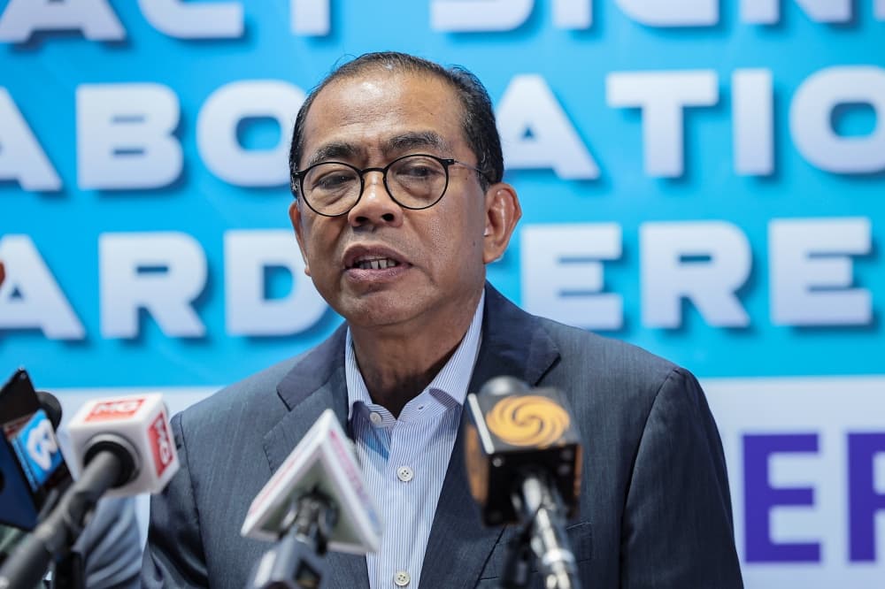 Khaled Nordin: Eight Malaysian firms getting RM1.4b boost for warship MRO