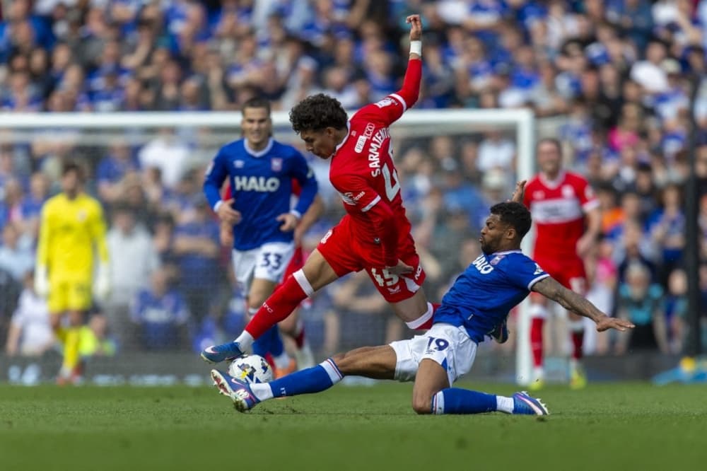 Ipswich close in on promotion, Blackburn secure survival