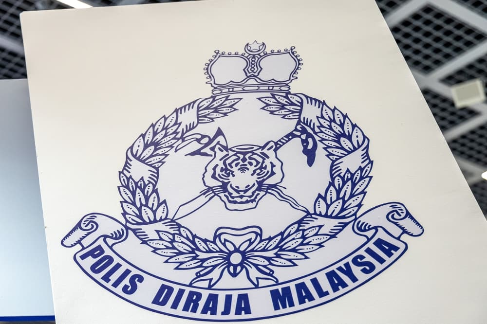 Police arrest man in Ampang surau case linked to azan, Friday prayers, seize laptop and phone