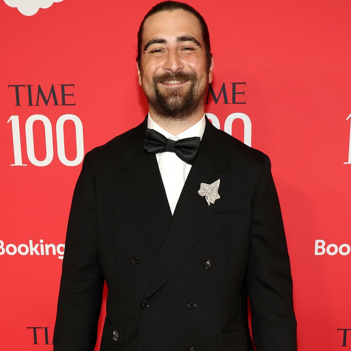 Noah Kahan Reveals He Goes Full “Hannah Montana Mode” to Stay Grounded