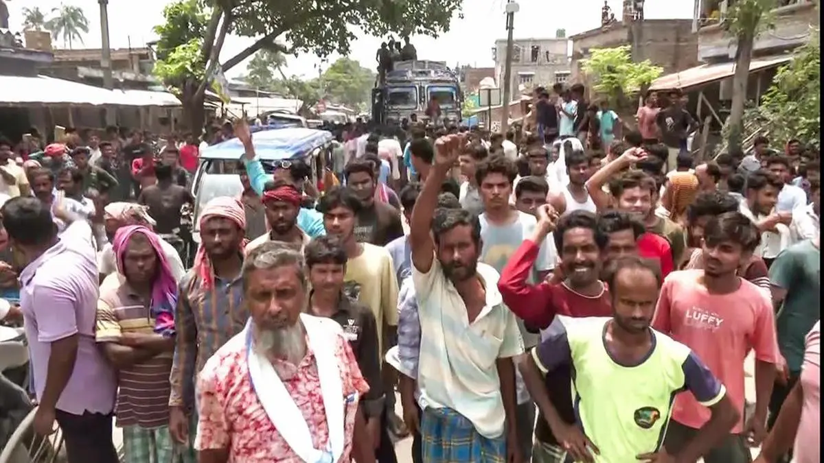 Bengal polls: Scattered clashes, candidates assaulted in Phase I voting; EC seeks reports