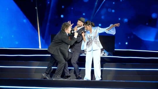 Milei ends visit to Israel with song at Independence Day ceremony