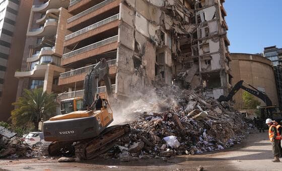 MIDDLE EAST LIVE 17 April: Israel-Lebanon ceasefire begins