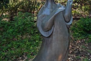 ‘The Gossip’ Sculpture in Dallas, Texas