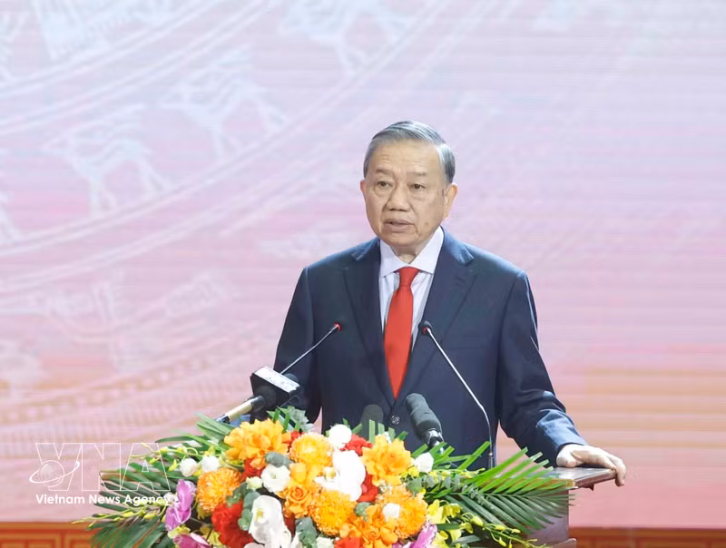 Top leader attends 120th birth anniversary of late Party General Secretary Ha Huy Tap