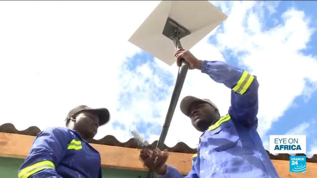 Zimbabwe: 8000 schools receive internet under Presidential Scheme