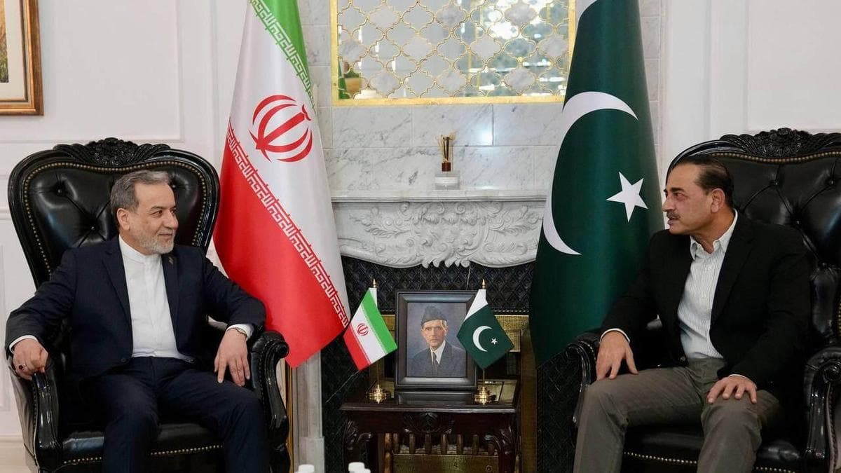 Iran's Foreign Minister Araghchi meets Pakistan Army chief Munir